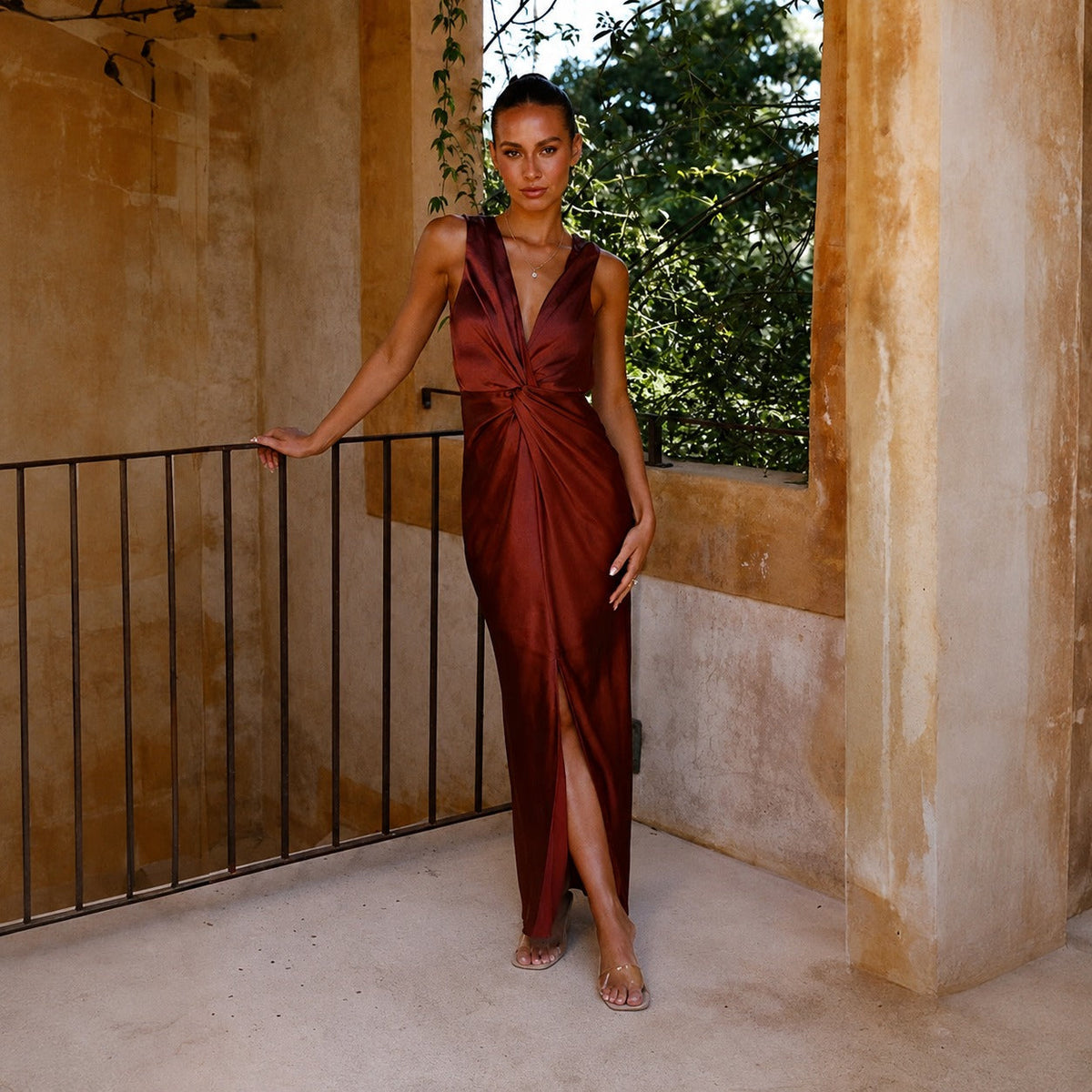 Elaine - Stylish Sleeveless Evening Dress with Open Back