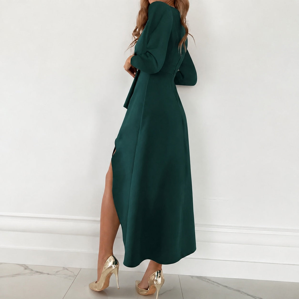Shannon - Elegant long-sleeve dress with pleats