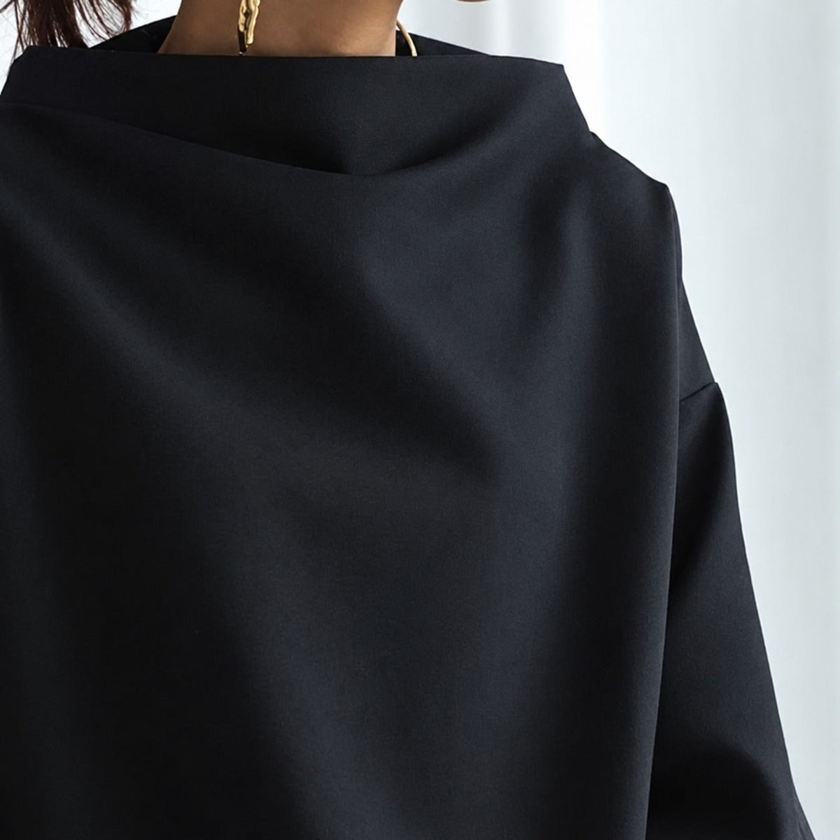 Eliana - Stylish Loose-Fit Turtleneck
