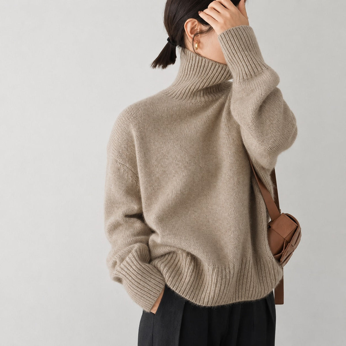 Lea - Women's loose turtleneck sweater
