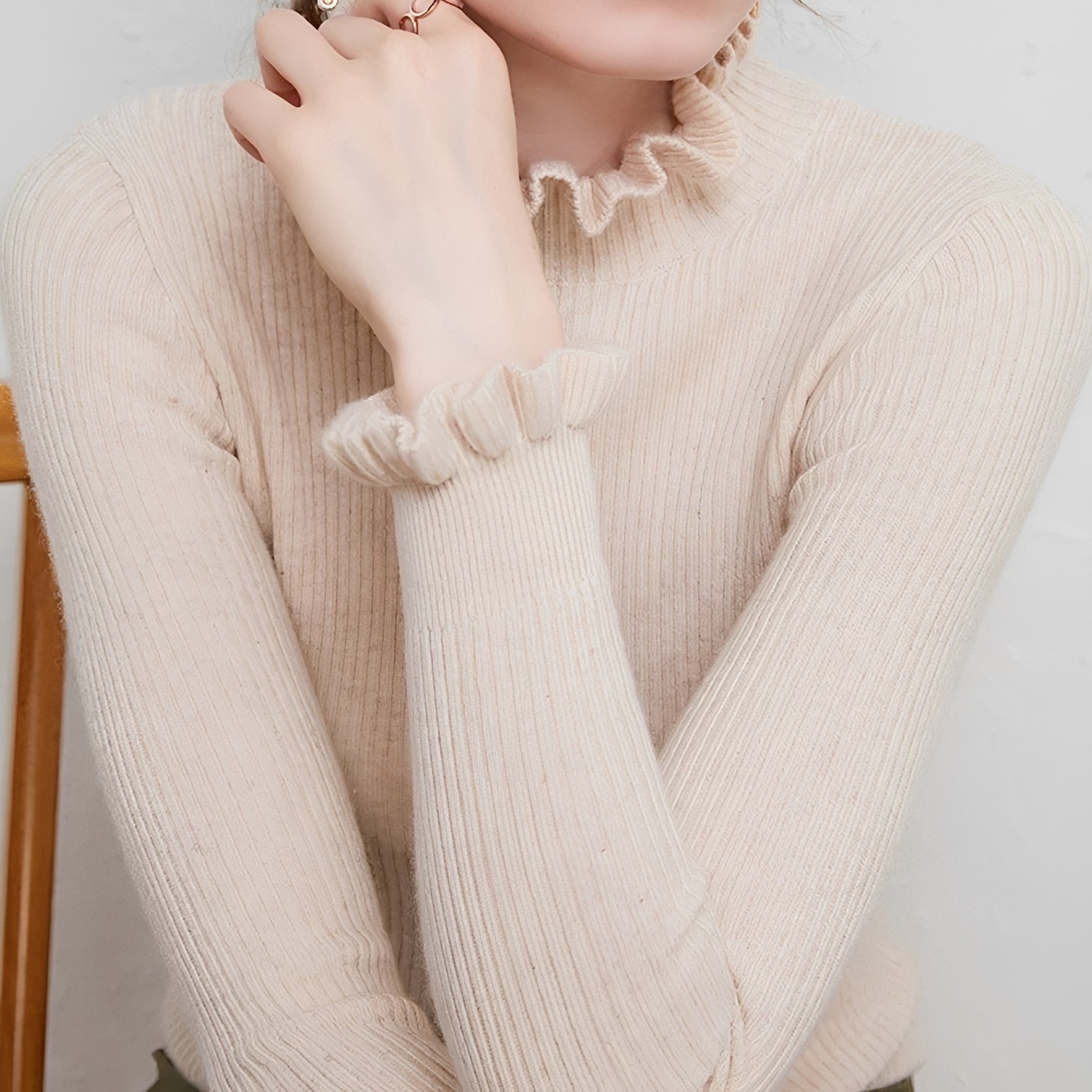 Alva - Stylish Women's Turtleneck Sweater