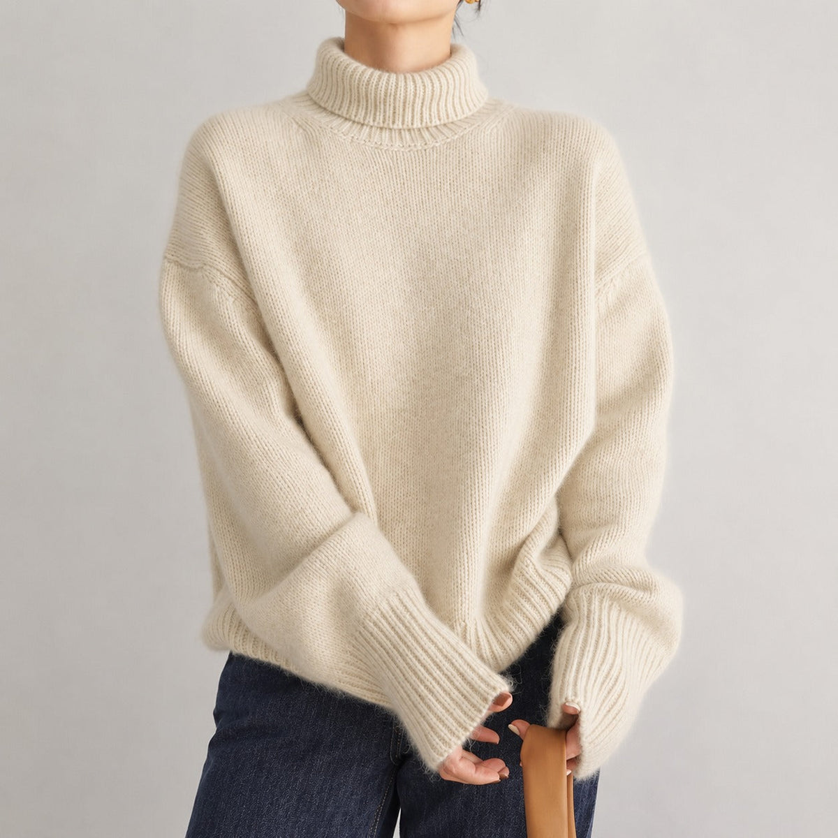 Lea - Women's loose turtleneck sweater
