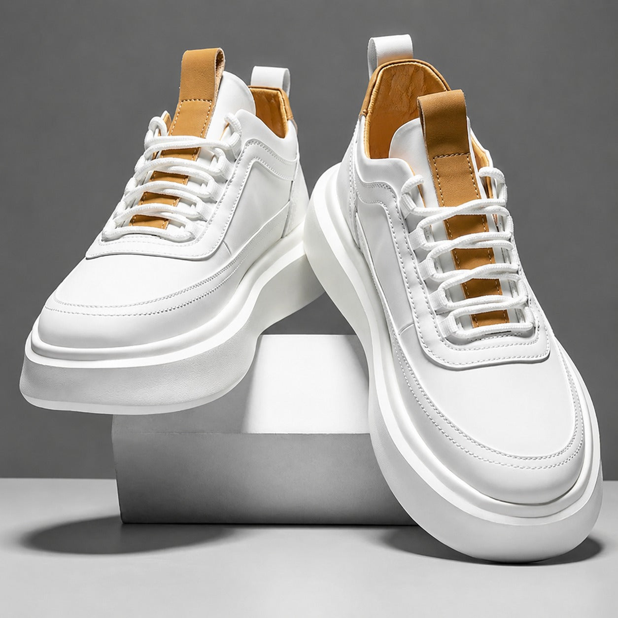 Tommy - Stylish and comfortable white sneakers