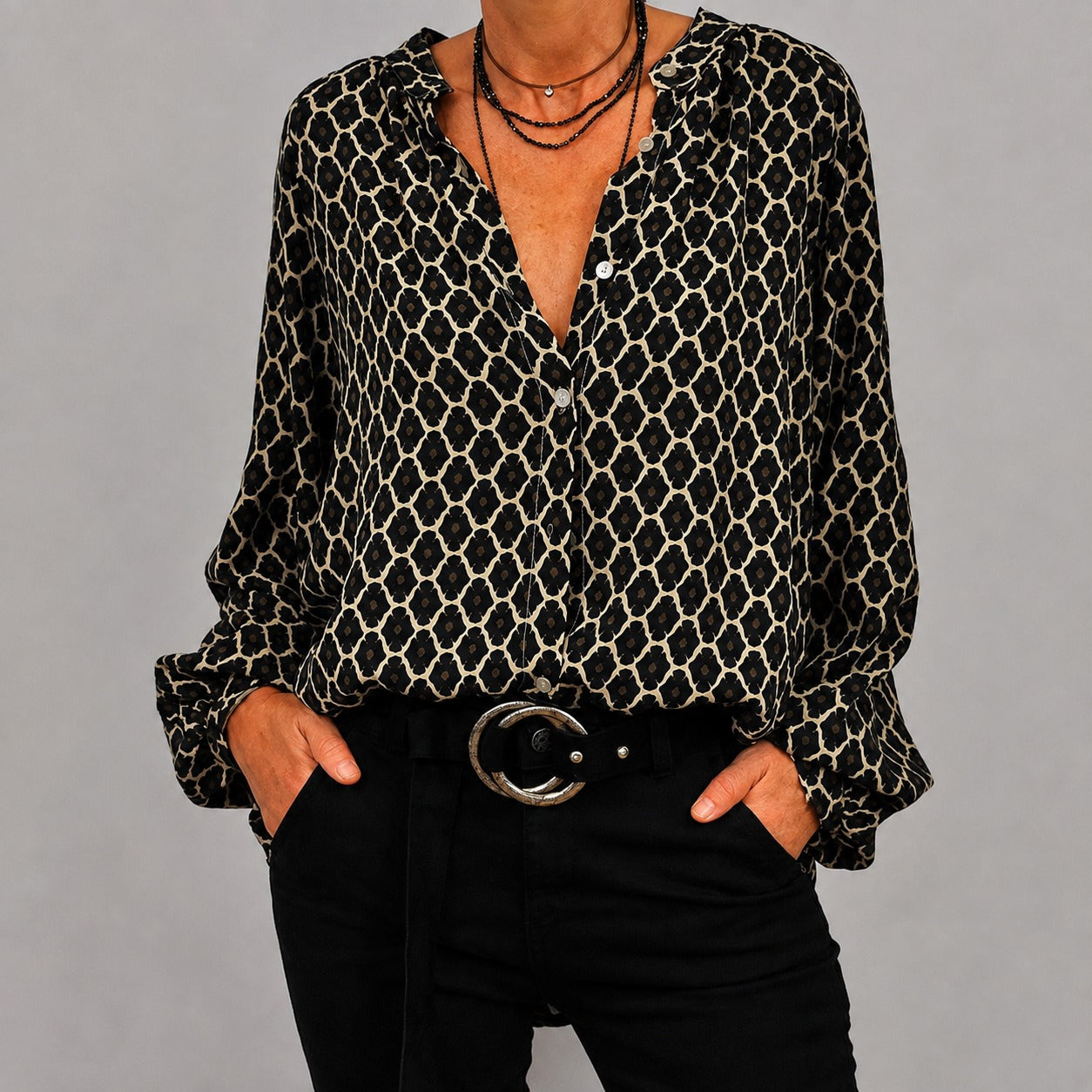 Zara - Casual, Loose-Fitting Blouse with V-Neck