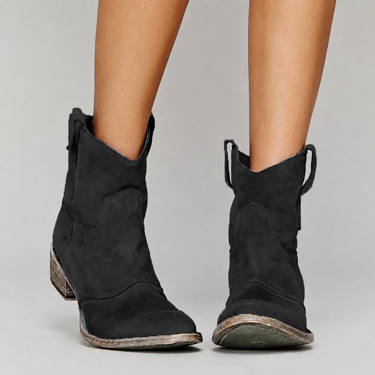 Jasmine - Modern and casual ankle boots