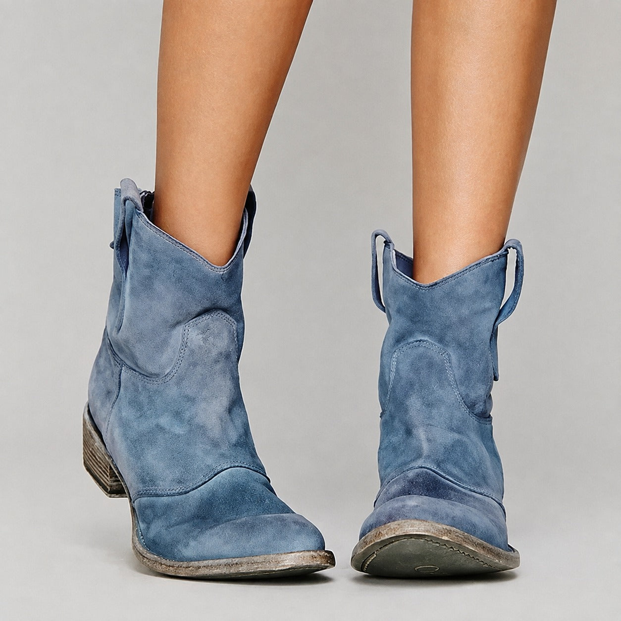 Jasmine - Modern and casual ankle boots