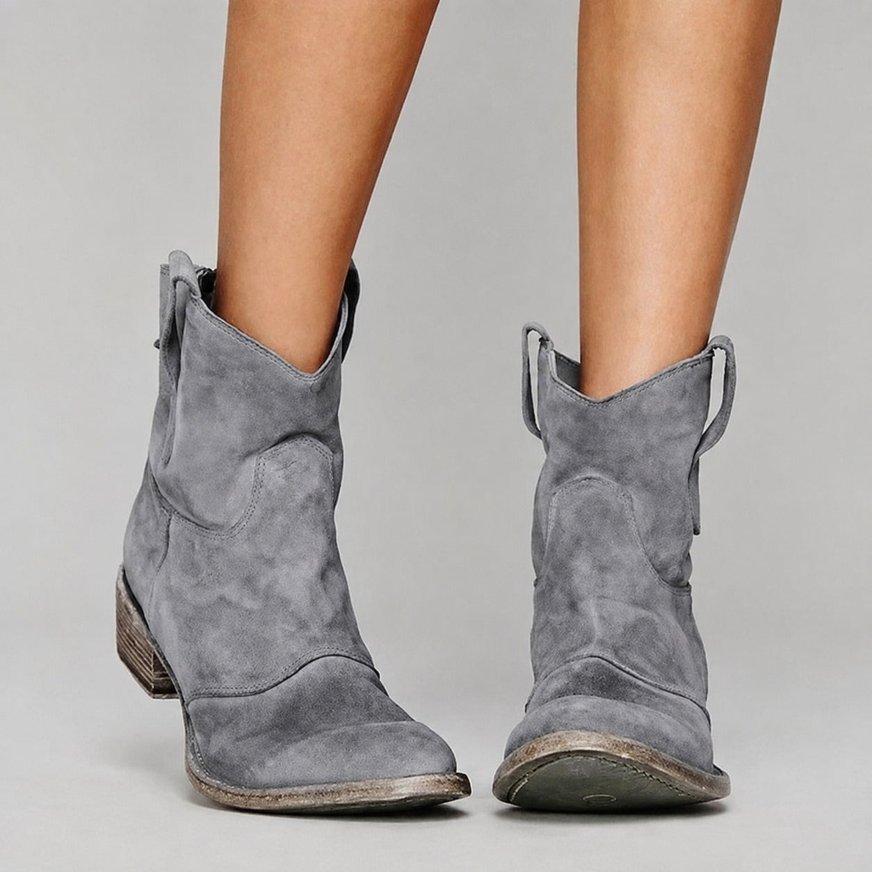 Jasmine - Modern and casual ankle boots