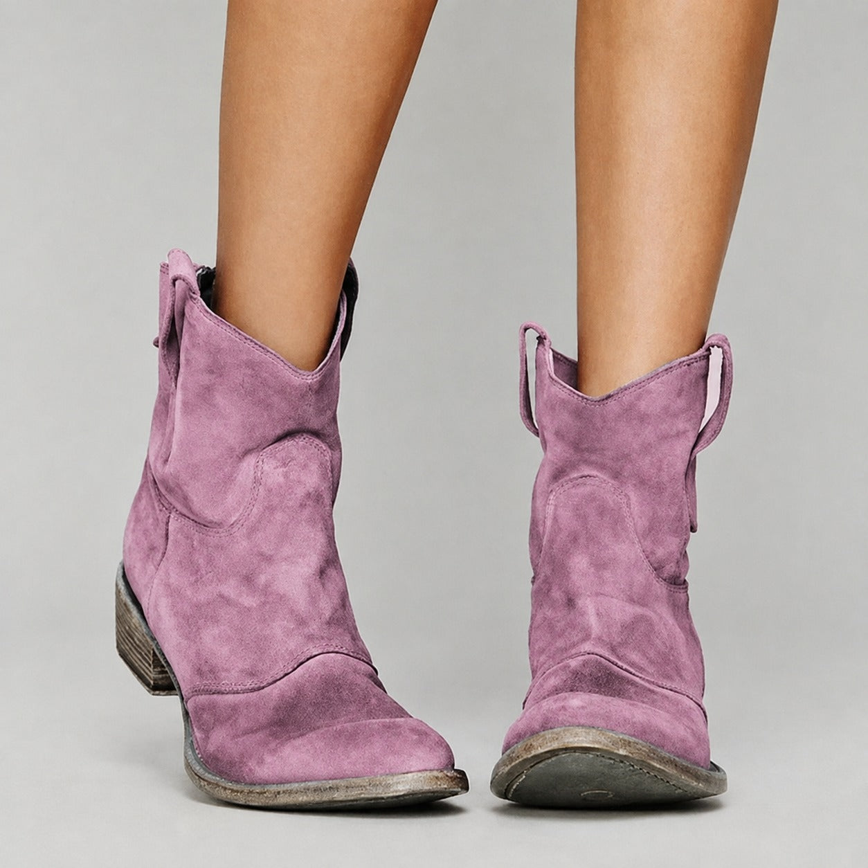 Jasmine - Modern and casual ankle boots
