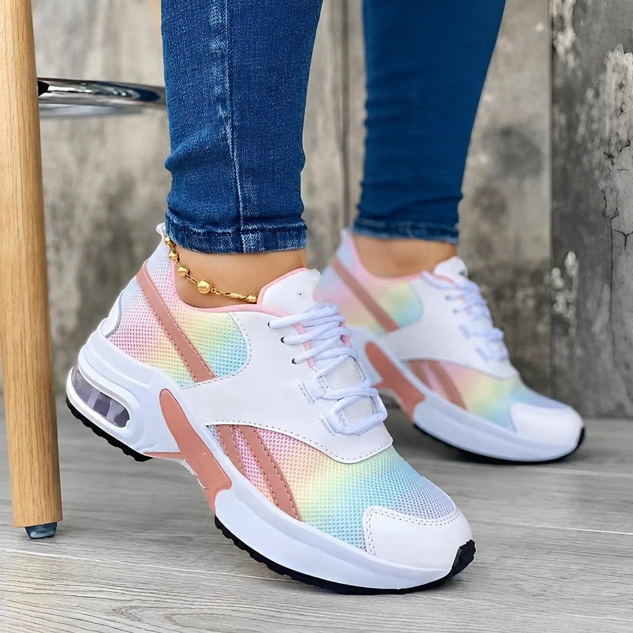 Nik - Stylish and airy sports sneakers