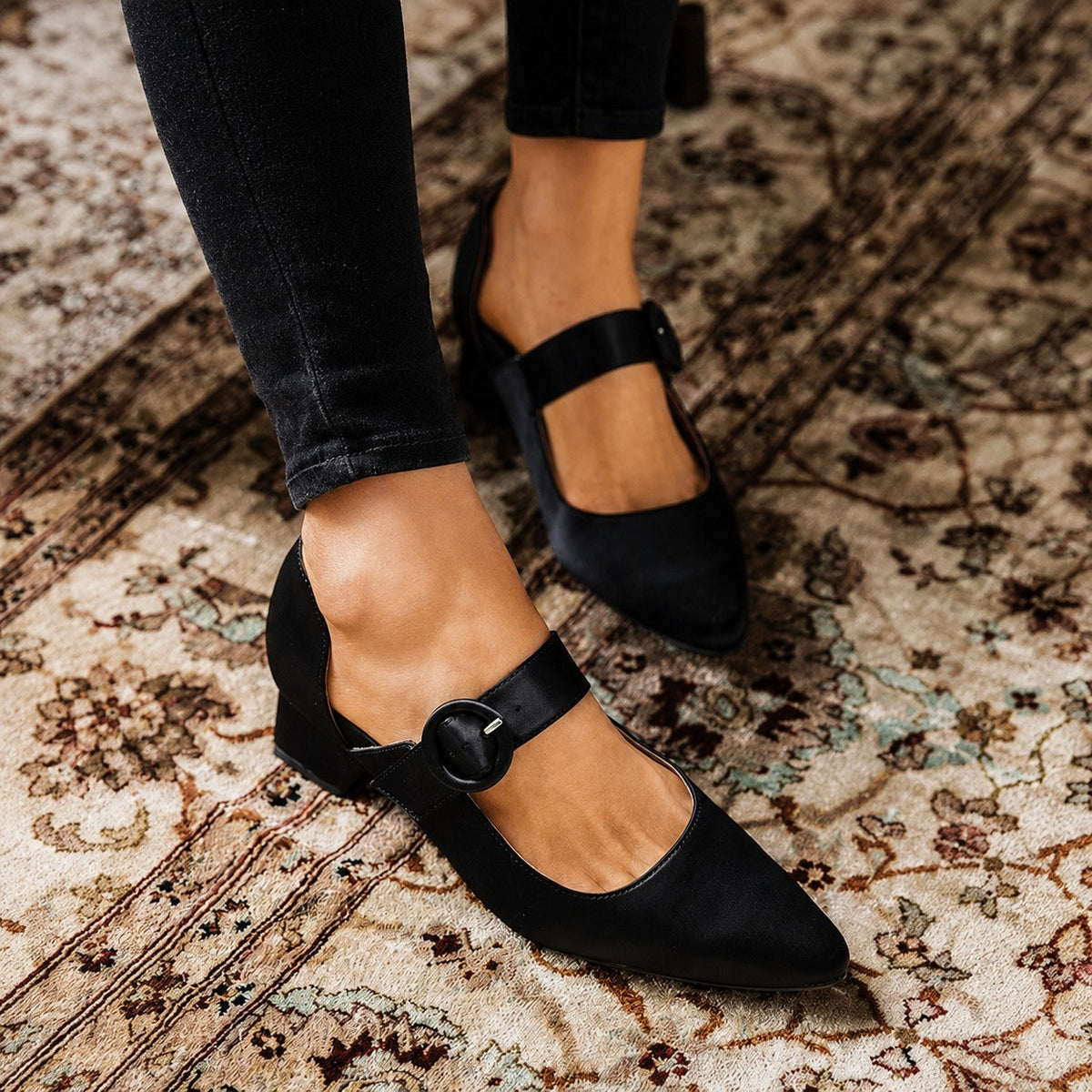 Mandy - Style and comfort in a high-heeled shoe