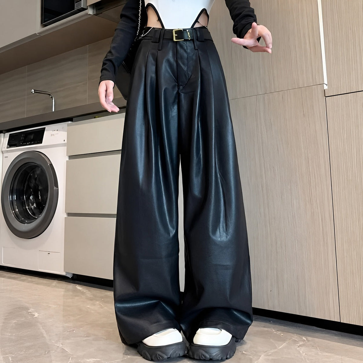 Lora - Classic women's high-rise trousers