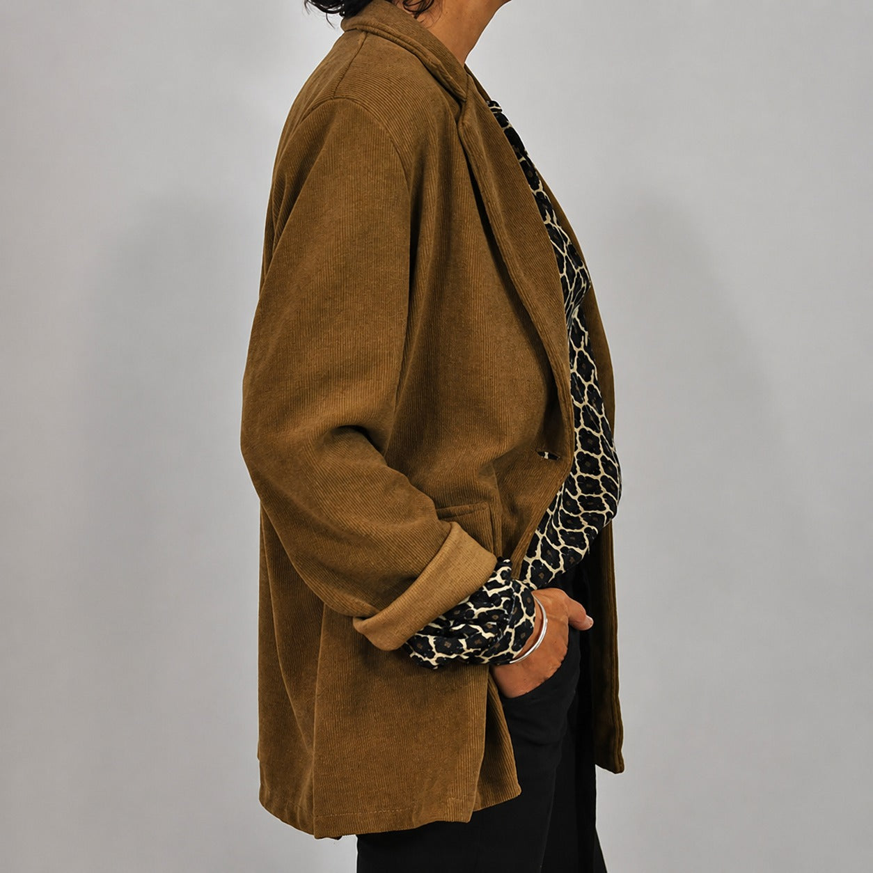 Zara - Casual, Loose-Fitting Blouse with V-Neck