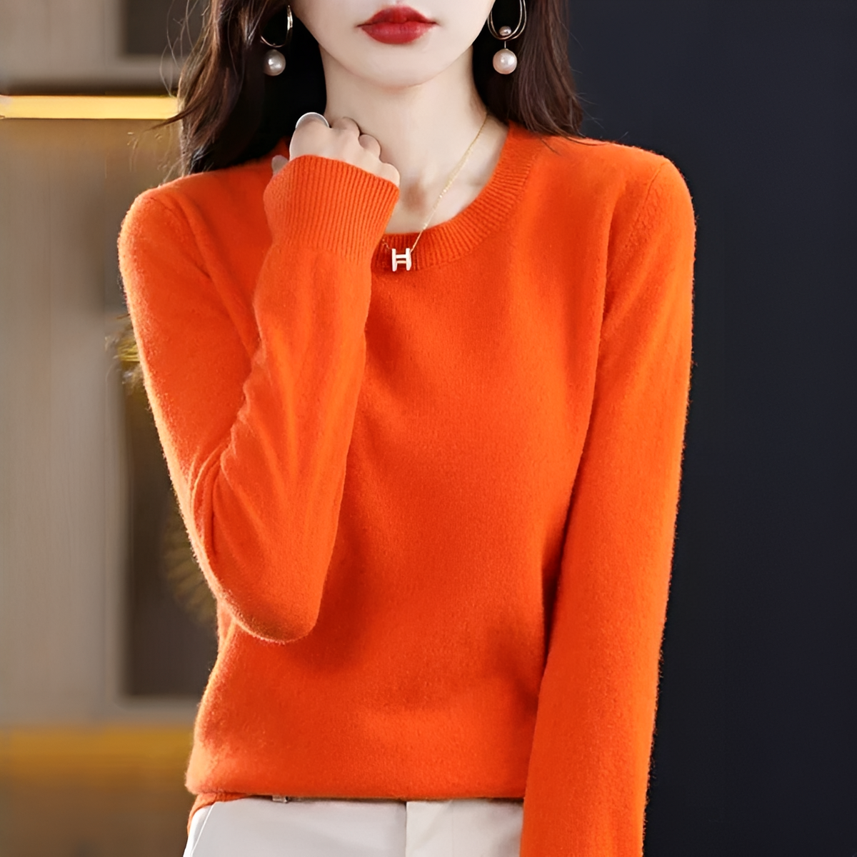 Shynna - Elegant and soft round-neck sweater