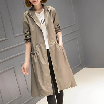 Margie - Elegant and chic raincoat