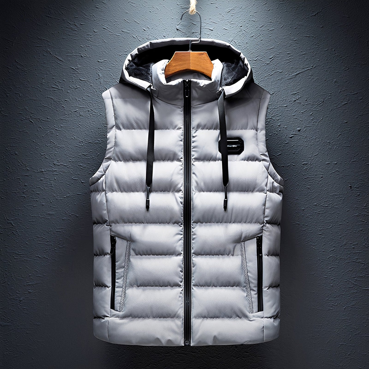 Davin - Durable and cozy vest with hood