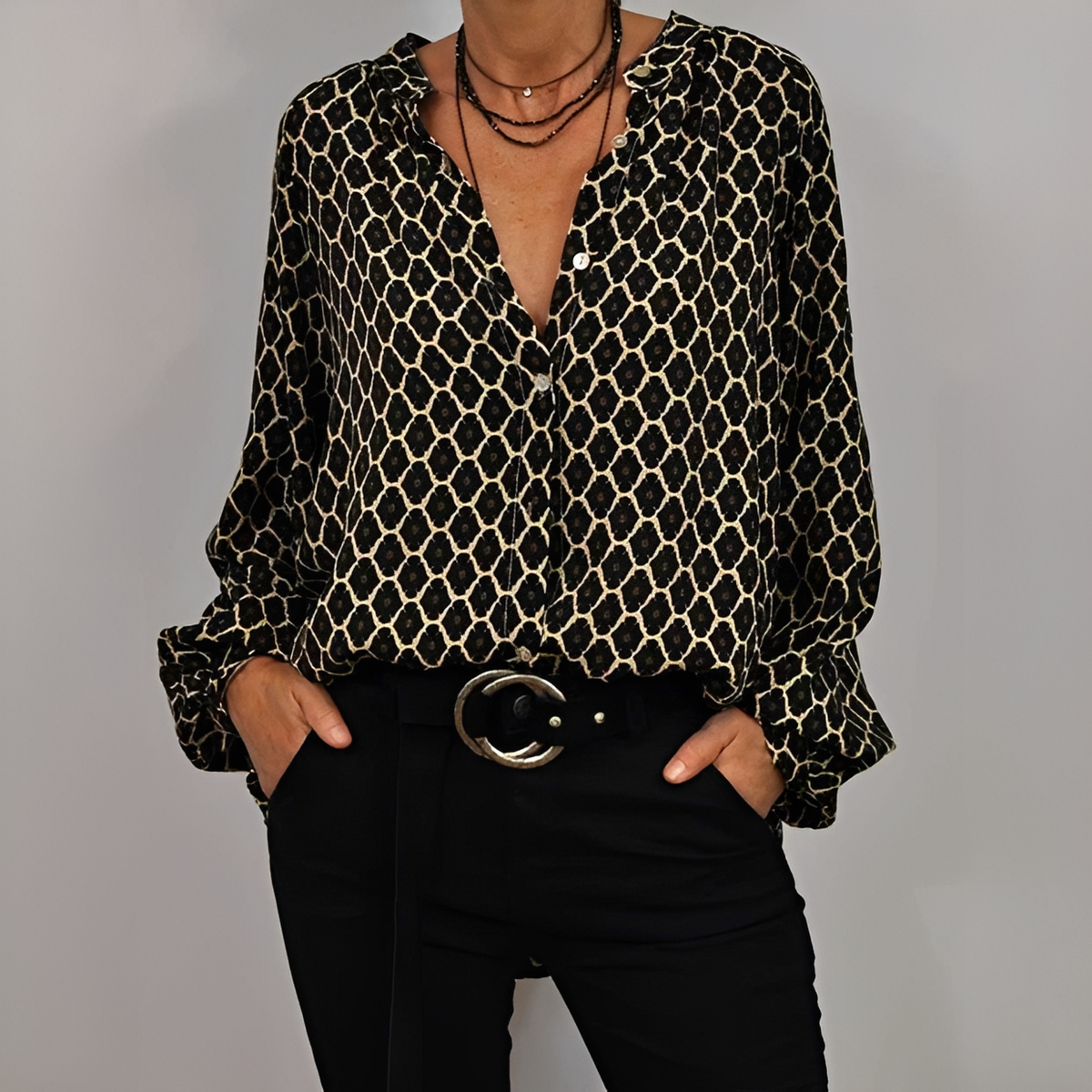 Lena - Elegant blouse with V-neck