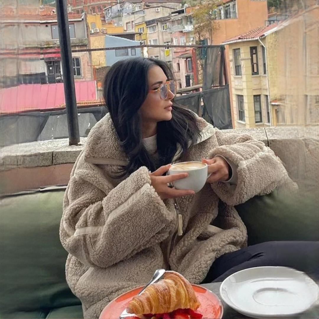 Daria - Elegant and warm oversized jacket