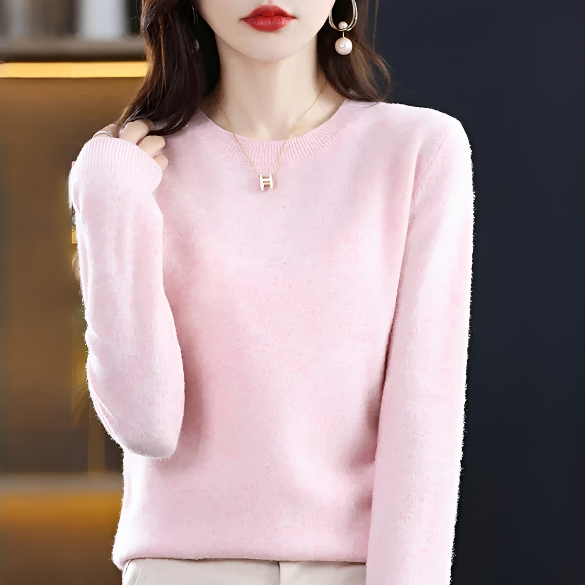 Shynna - Elegant and soft round-neck sweater