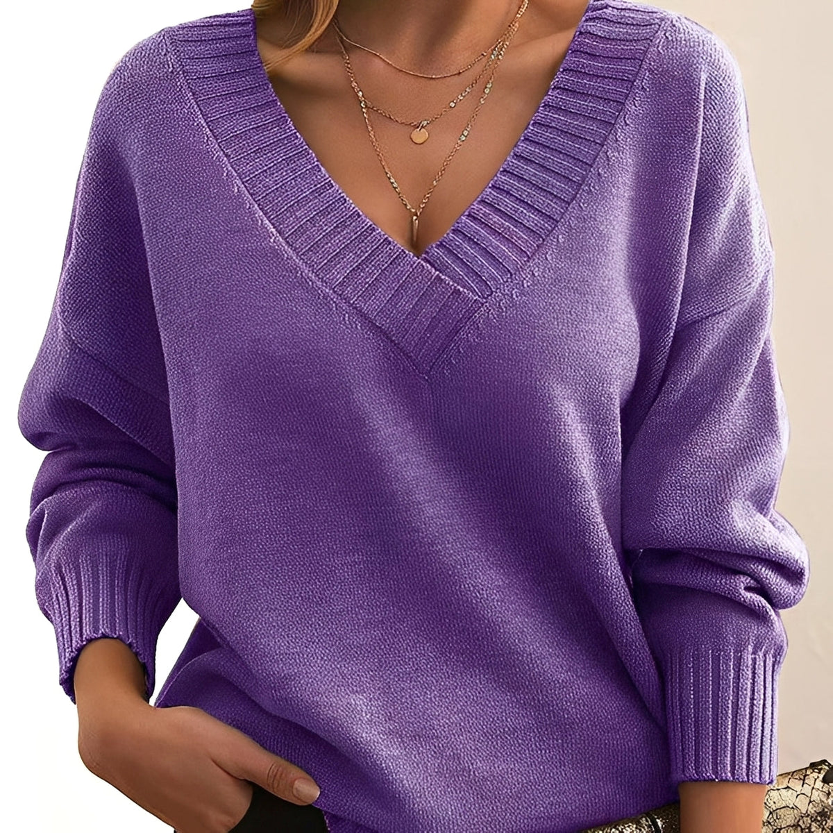 Mollie - Warm and elegant sweater with V-neck