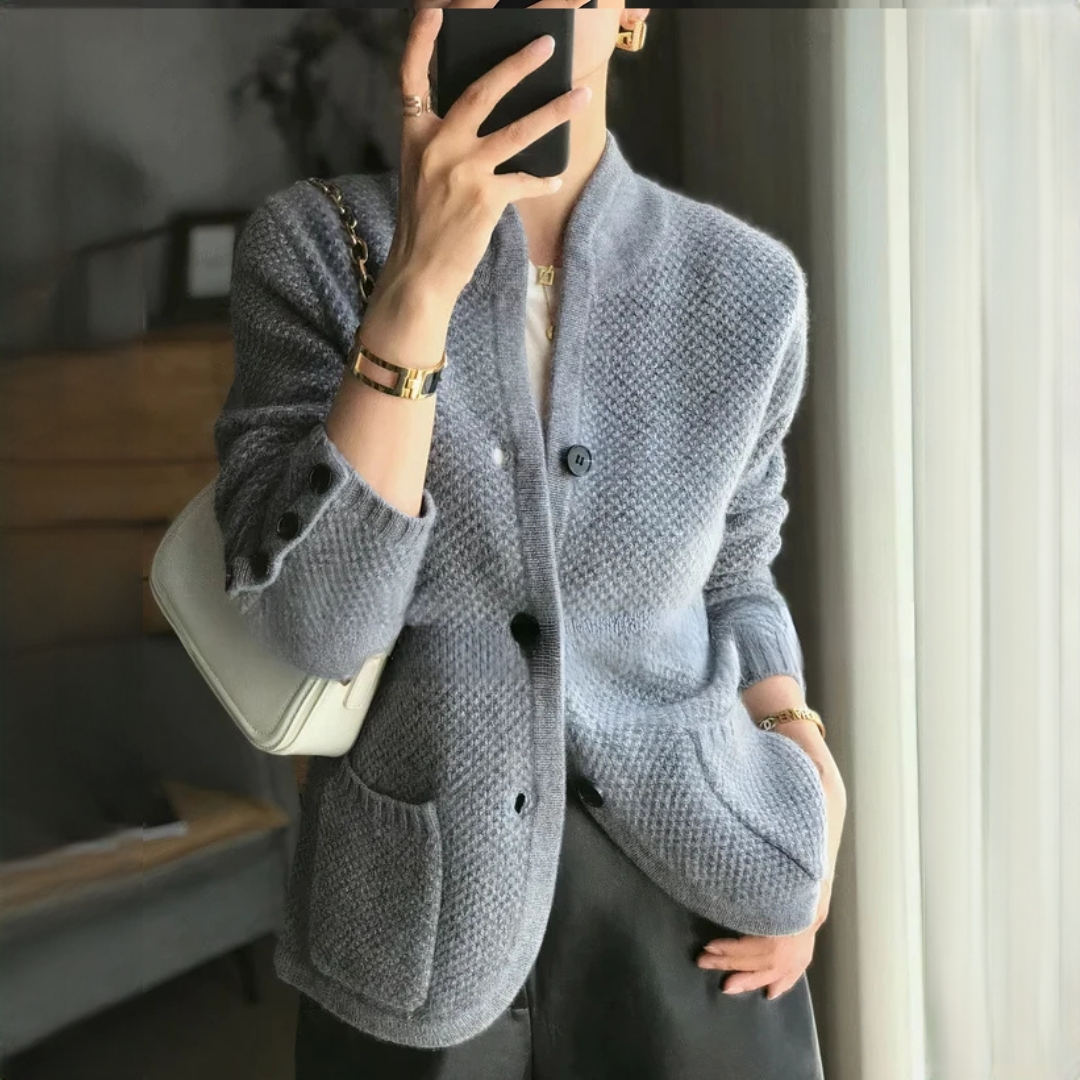 Carissa - Elegant and warm sweater