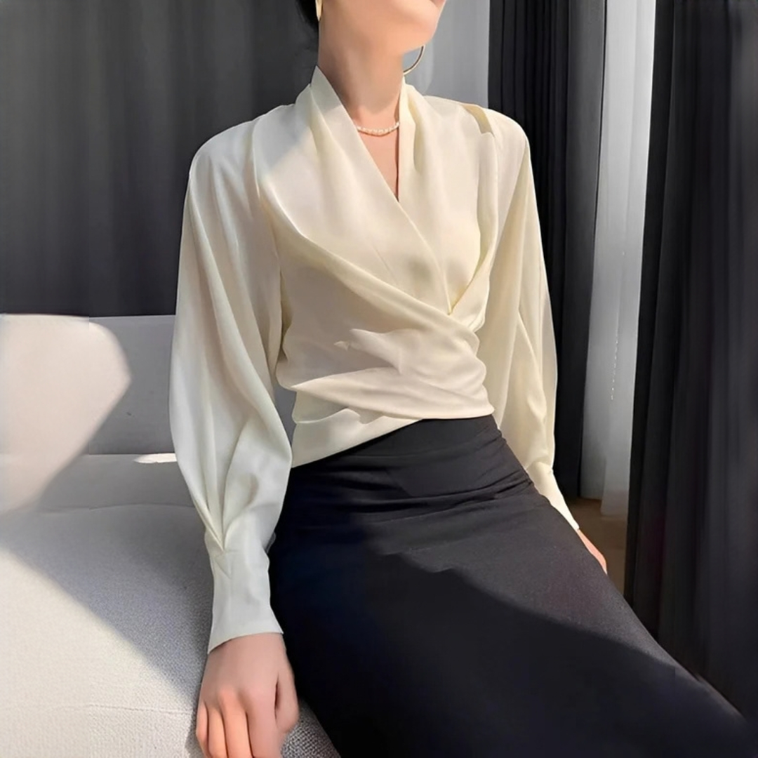 Annora - Elegant and chic long-sleeve blouse