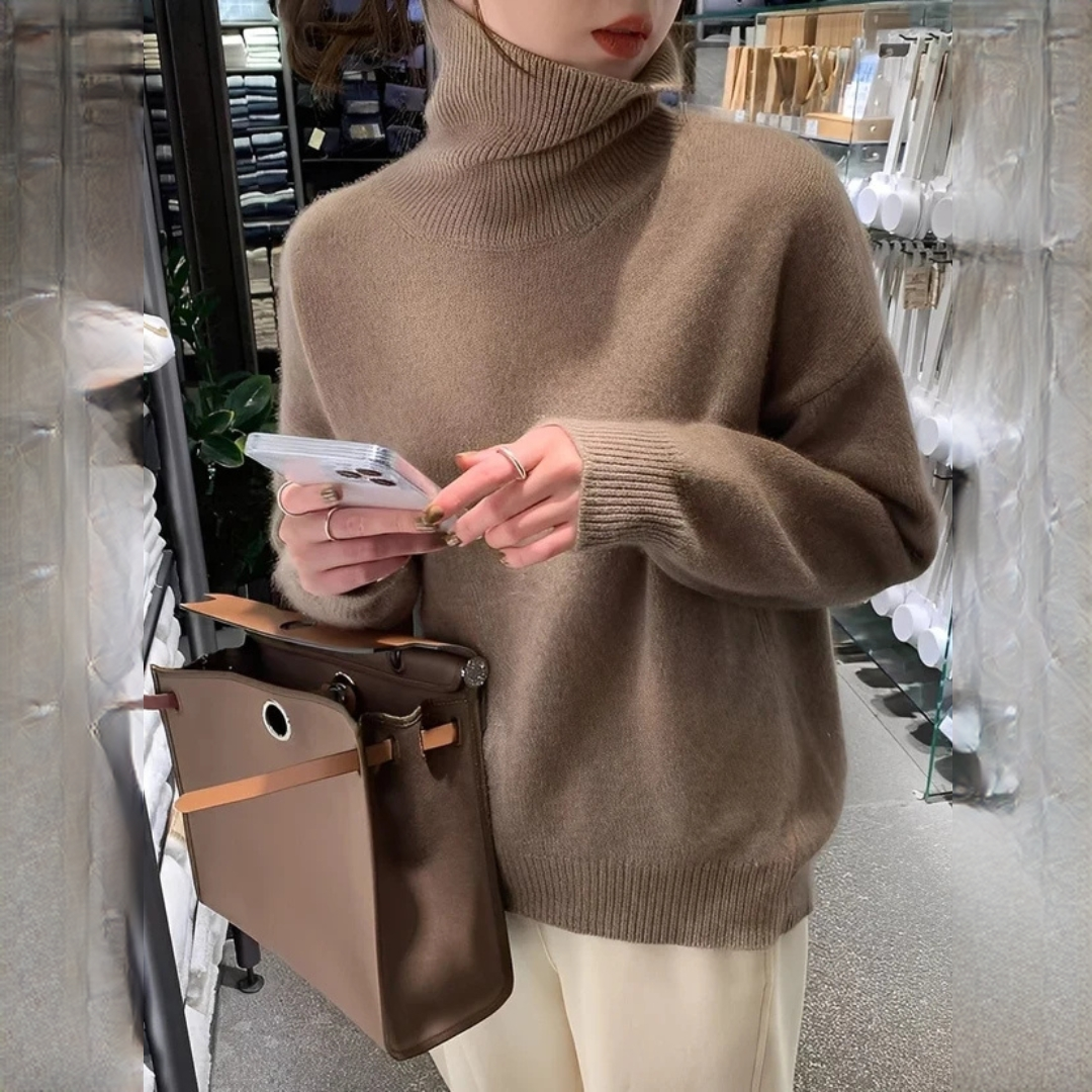 Yvonie - Soft and cozy turtleneck sweater