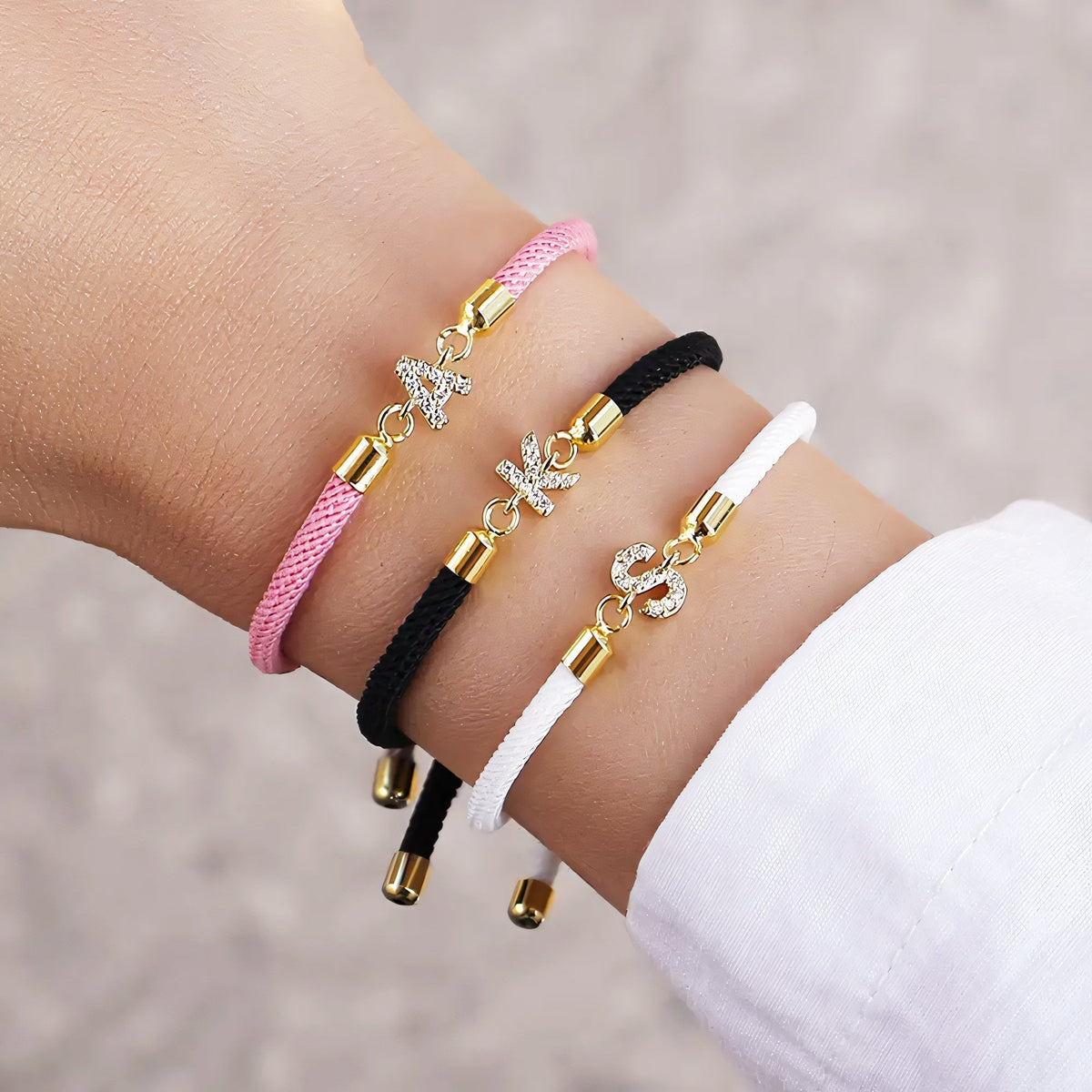 Calla – Adjustable bracelet with engraved initial