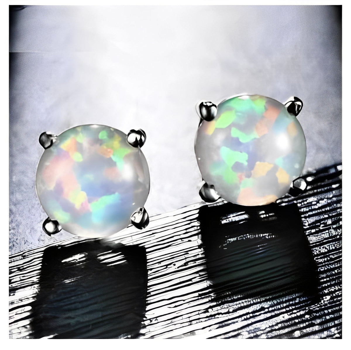 Camille – Elegant stud earrings in opal