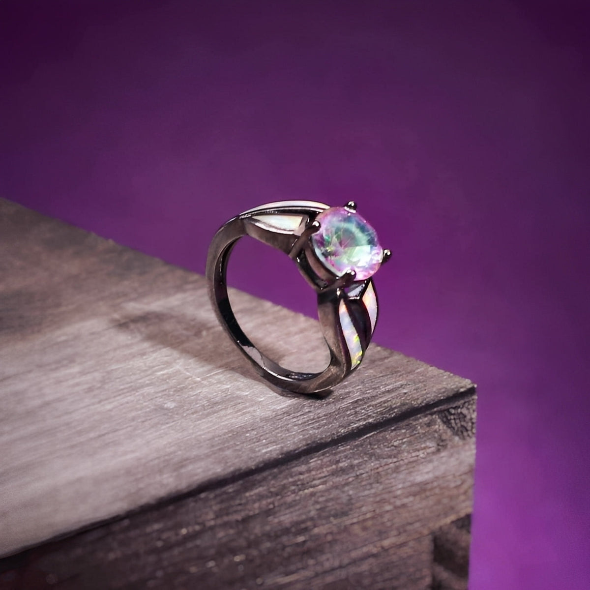 Mirella – Rainbow ring in opal and topaz