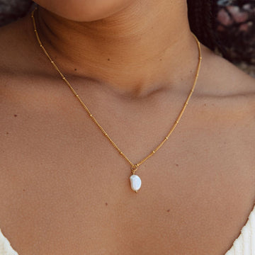 Marinelle – Timeless pendant with freshwater pearl