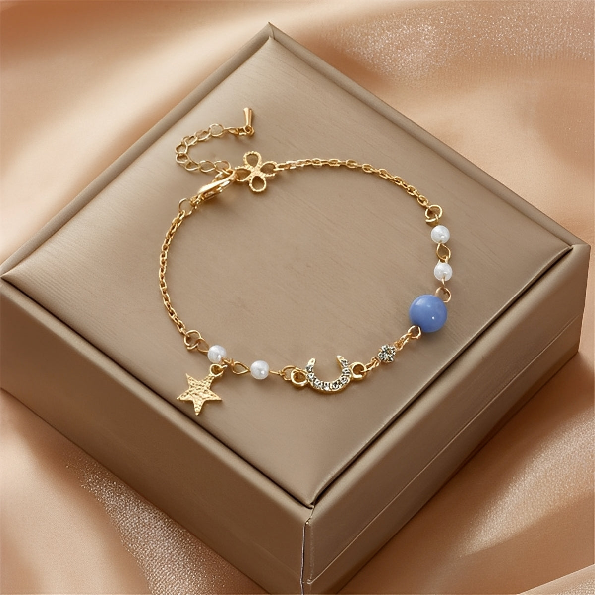 Selina – Bracelet of Moon and Star