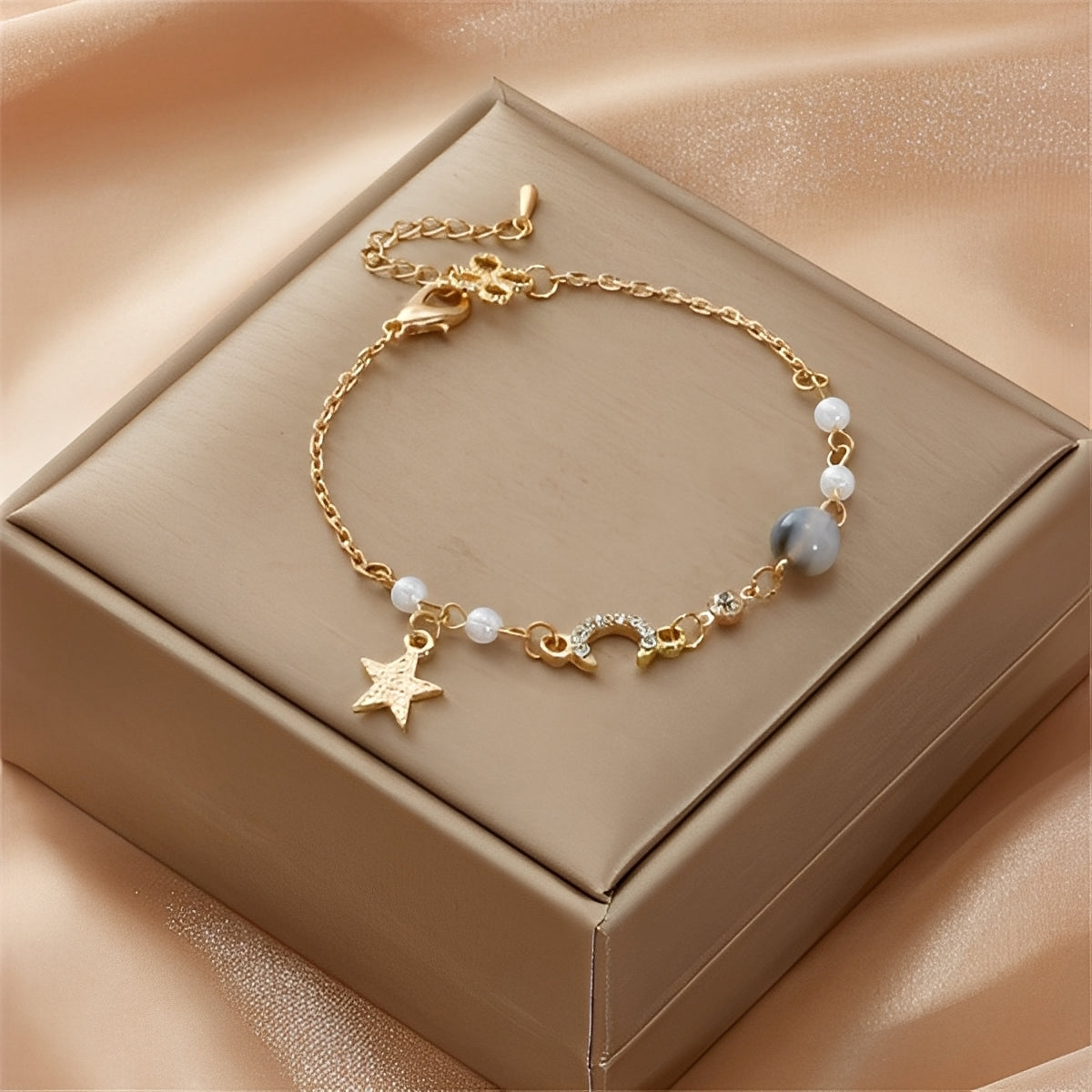Selina – Bracelet of Moon and Star