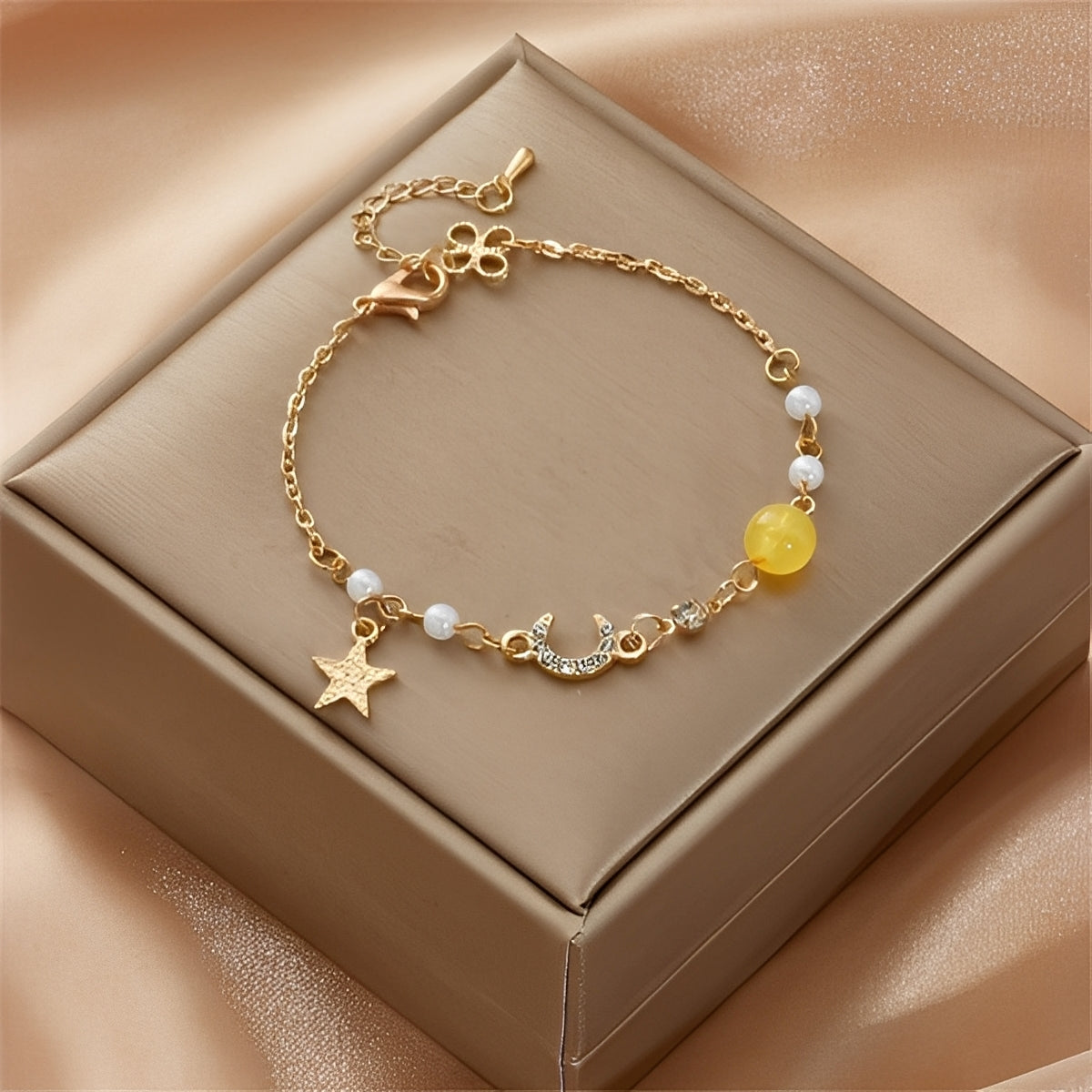 Selina – Bracelet of Moon and Star