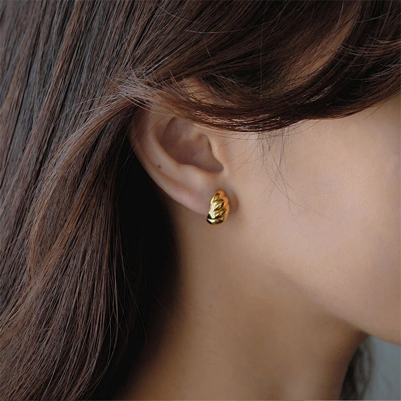 Ellie – Gold Croissant Earrings