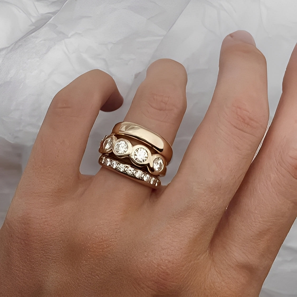 Freya – hammered gold ring set