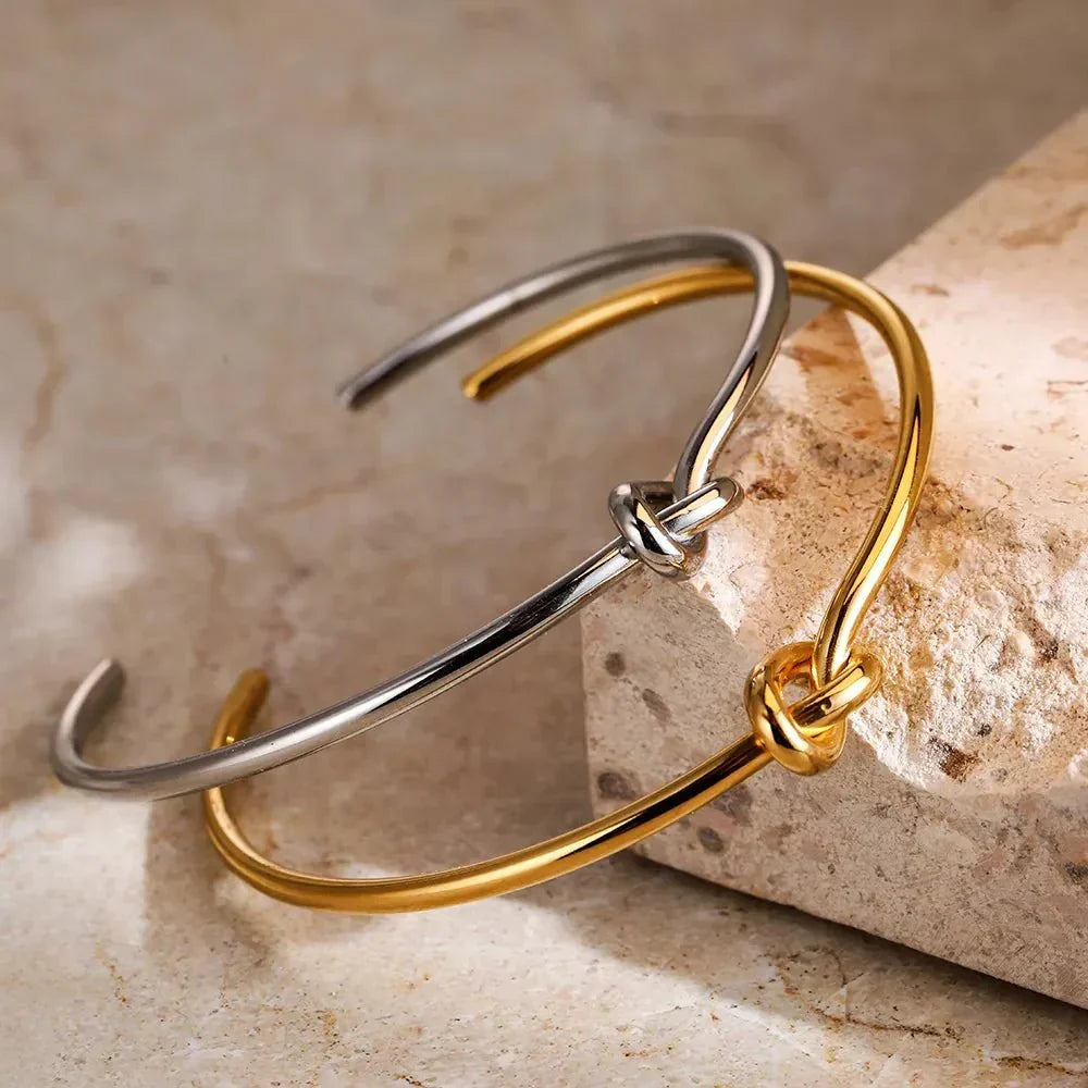 Clea – Classic bracelet with knot