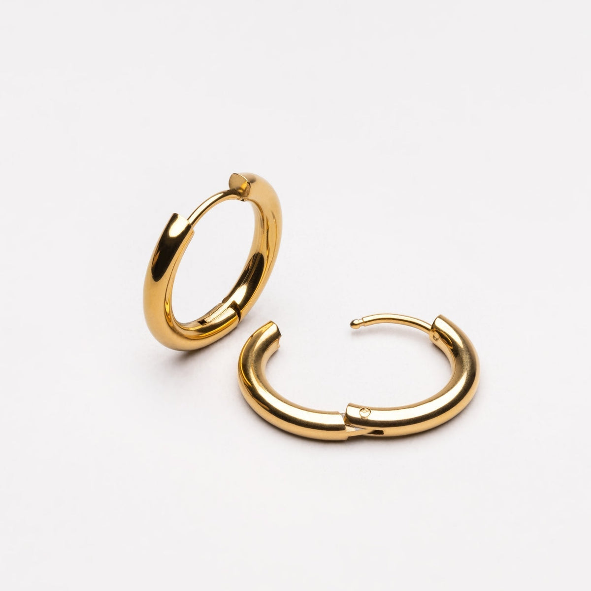 Clara – Classic Waterproof Earrings