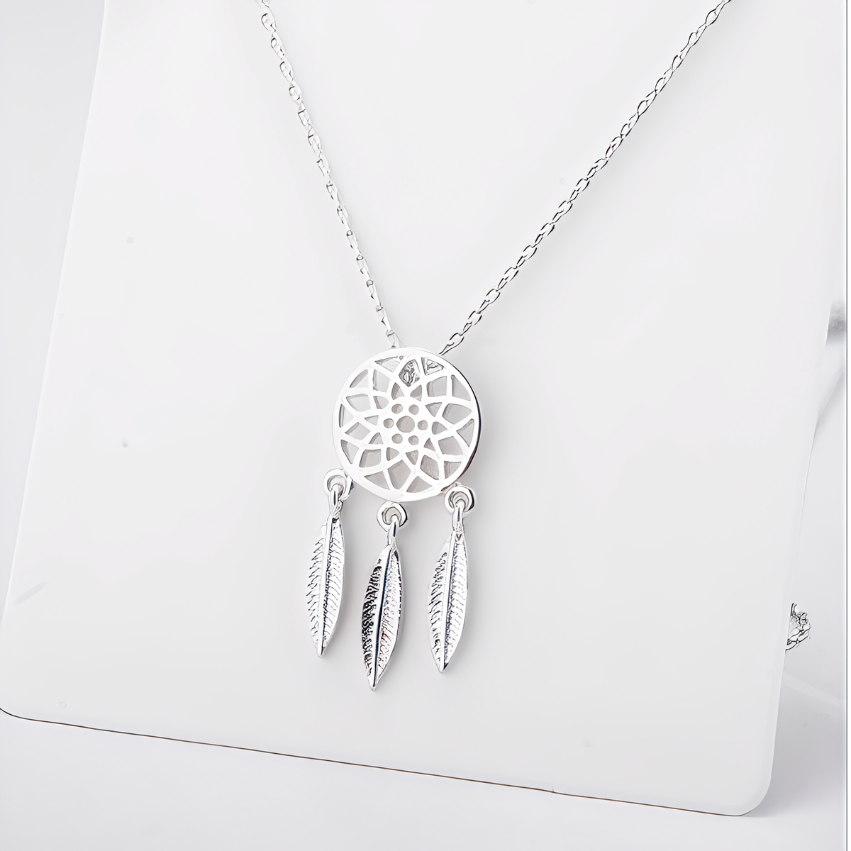Aiyana – Spiritual Dreamcatcher Necklace