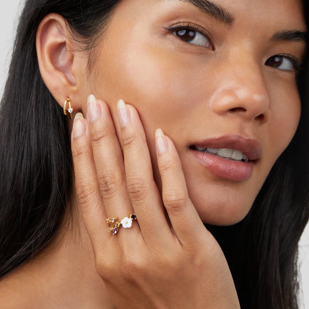 Leah - Gold Ring with White Crystal Flowers