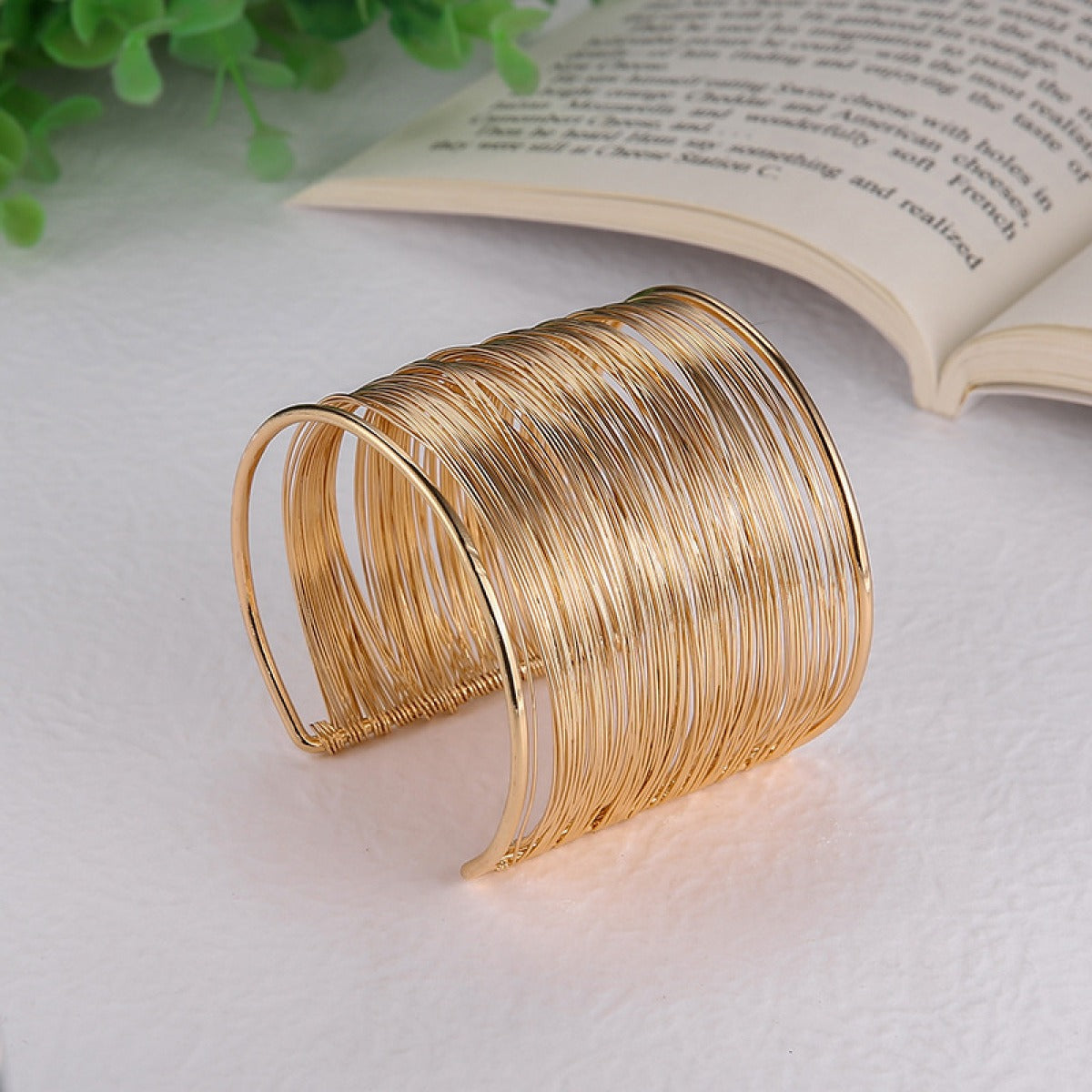 Nadine – Golden Vintage Style Bracelet