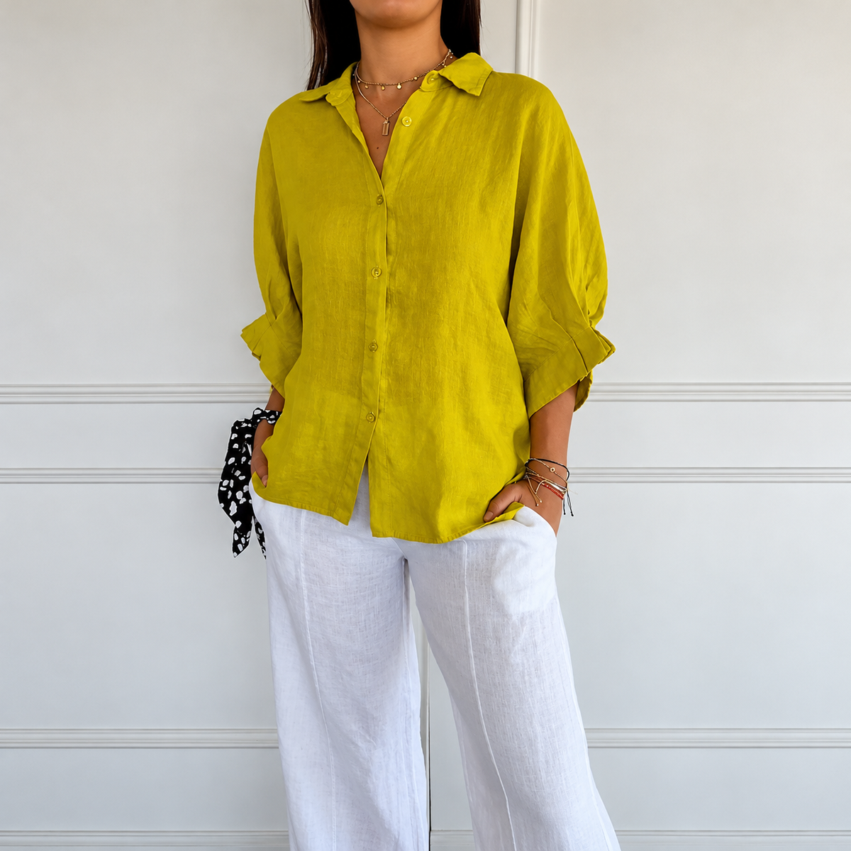 Madison - Elegant Blouse with Classic Design and Buttons