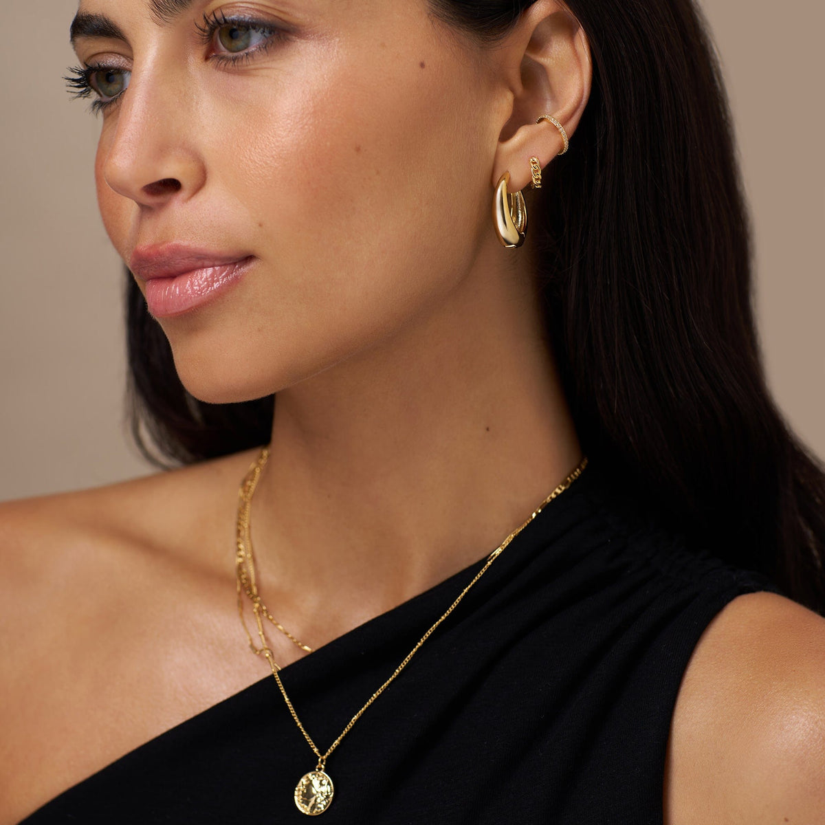 Bree – Gold ear cuff with crystals