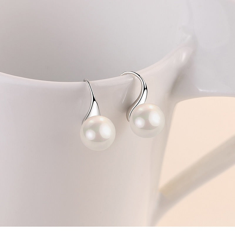 Cess – Vintage earrings with elegant pearls