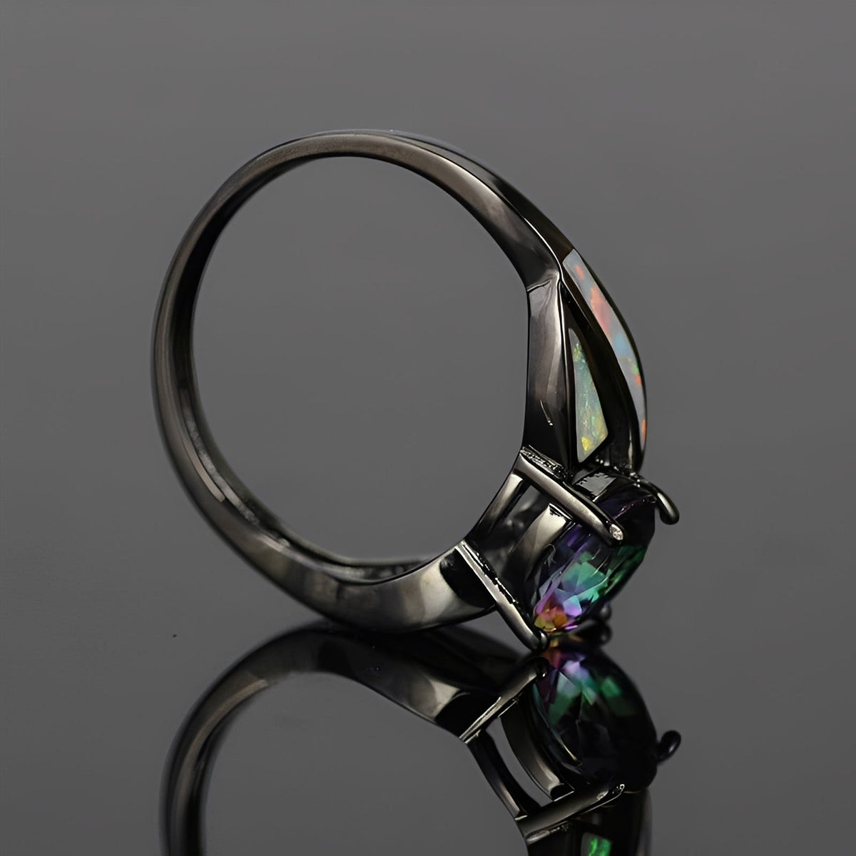 Mirella – Rainbow ring in opal and topaz