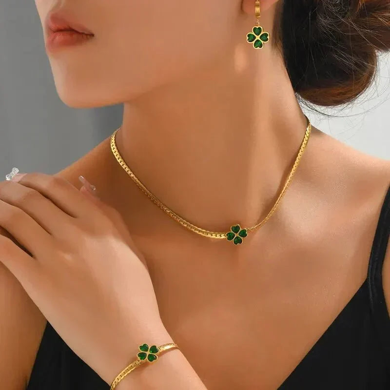 Esme – Emerald Four Leaf Clover Set