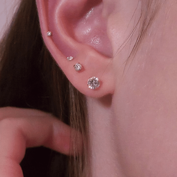 Sloane - Mini Bright Earrings of 2mm