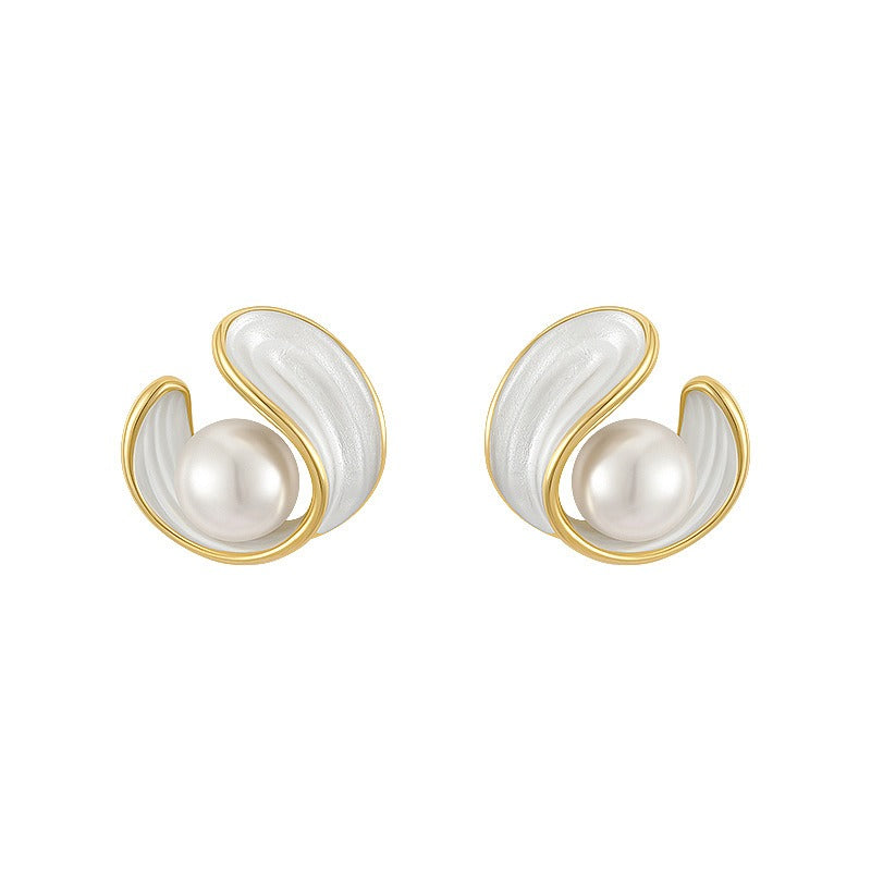 Alina – Luxurious earrings of white opal, pearl and gold
