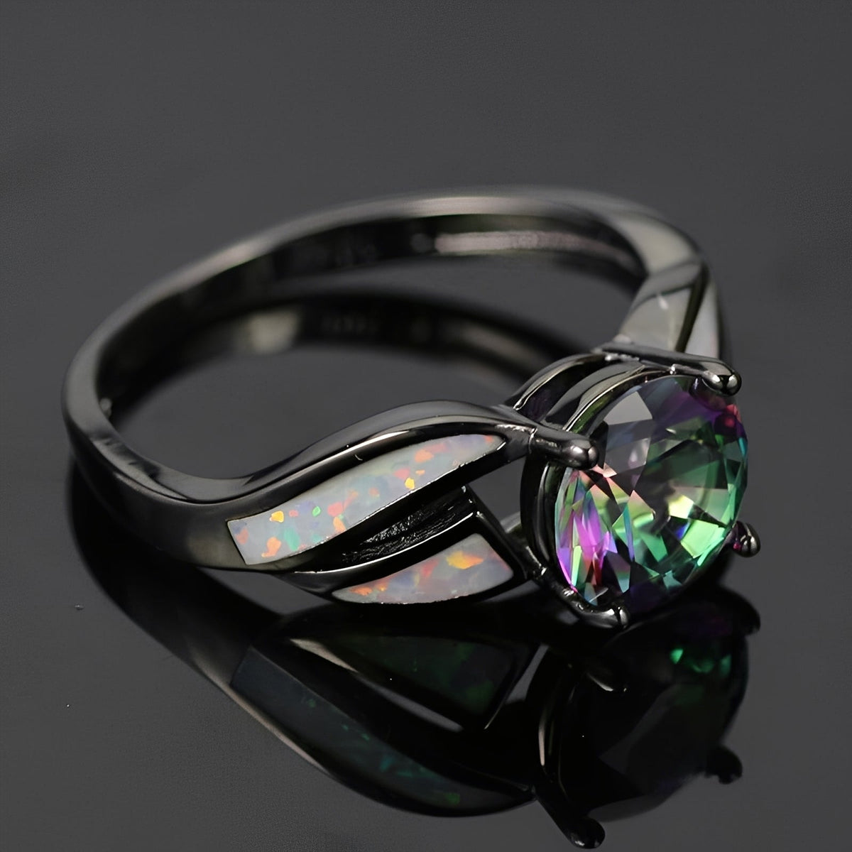 Mirella – Rainbow ring in opal and topaz
