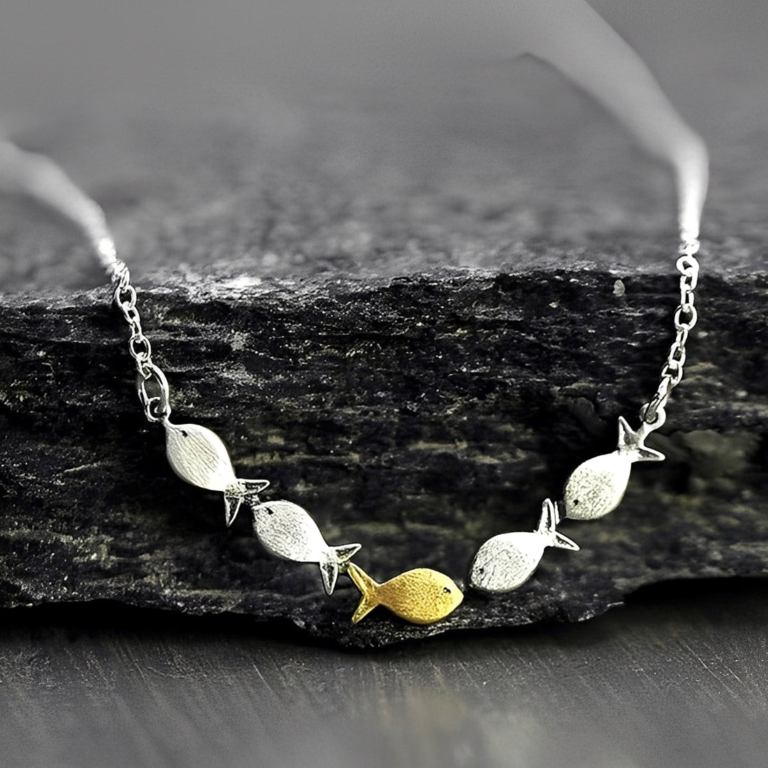 Amandine – Elegant Collar of Golden Fish