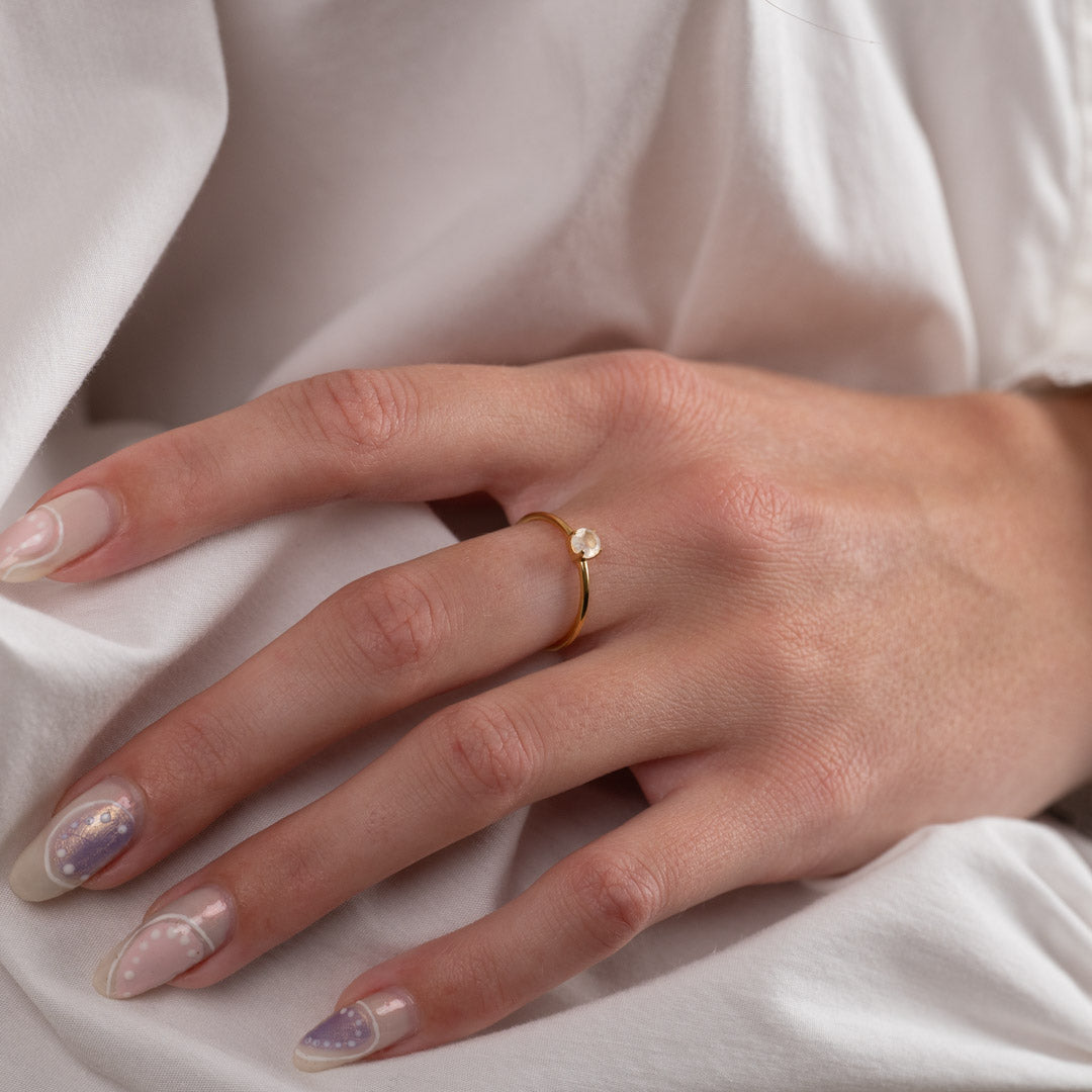 Heba - Golden ring with moonstone